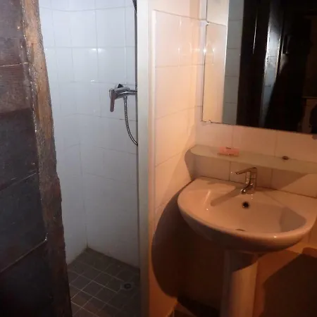 卡曼德里普利耶公寓 住宿加早餐酒店